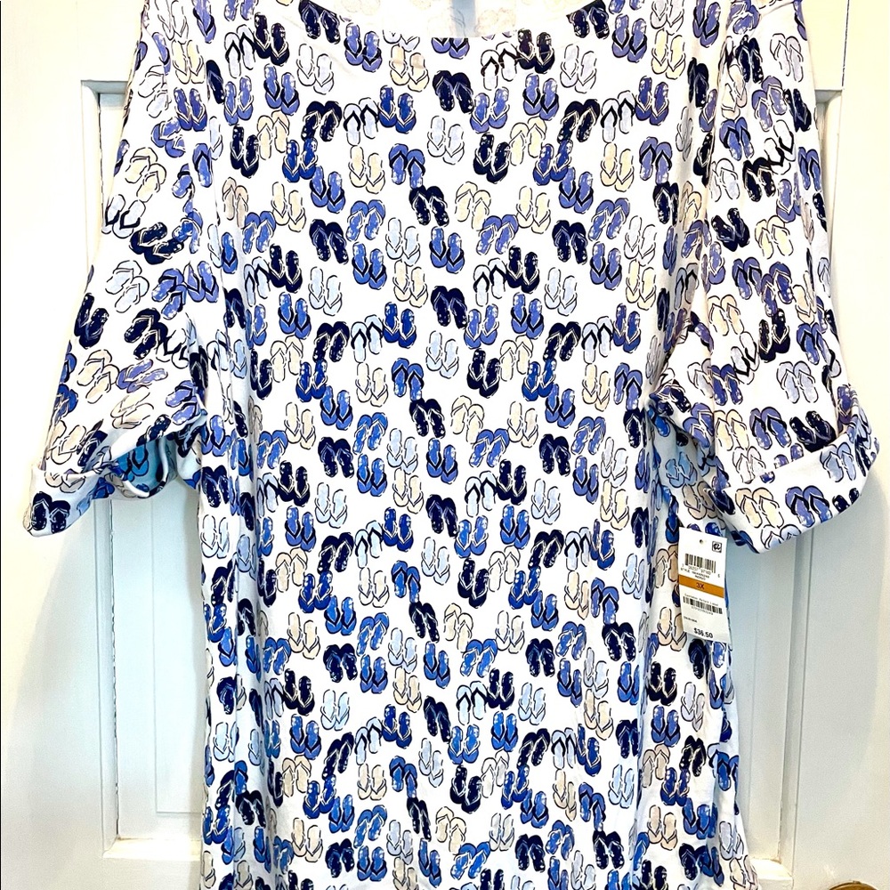 NWT Karen Scott 3X White w/Blue & Tan Print Top